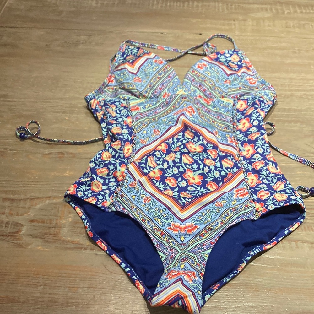 One pc bathing suit